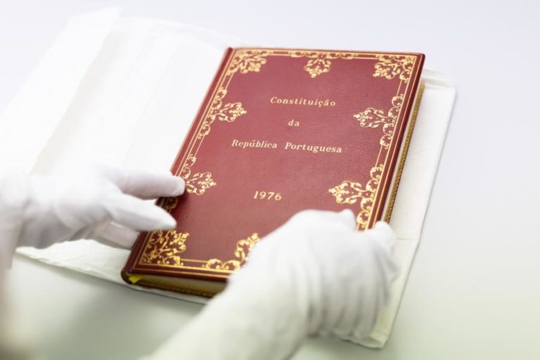 Constituição/50 anos: Constituintes recordam “privilégio” de elaborar “carta magna” e o leitão após o cerco (C/ÁUDIO E VÍDEO)