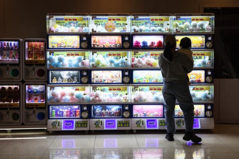 Atividade industrial na China recupera em março ao ritmo mais rápido num ano