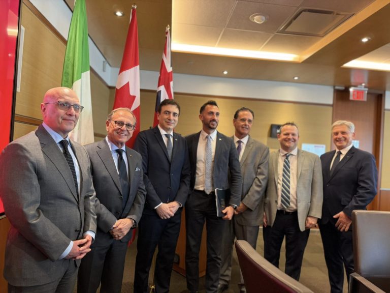 Joe Mancinelli participa em encontro Canadá–Itália sobre energia nuclear