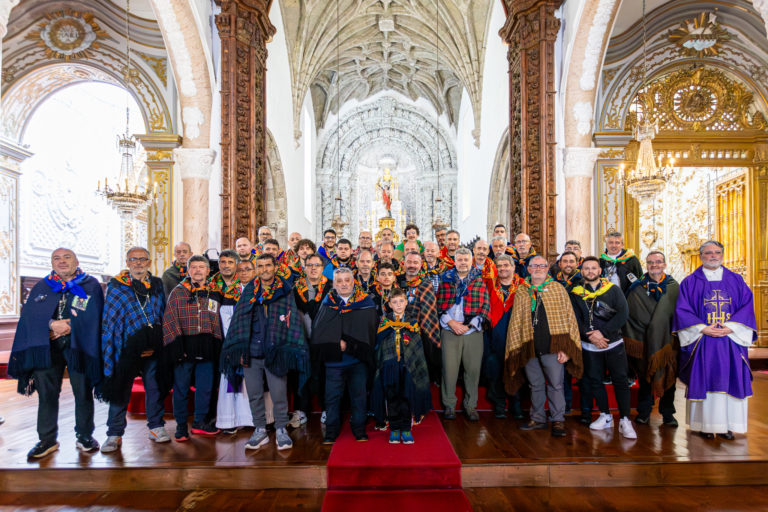 Rancho de romeiros emigrantes termina caminhada de fé em São Miguel