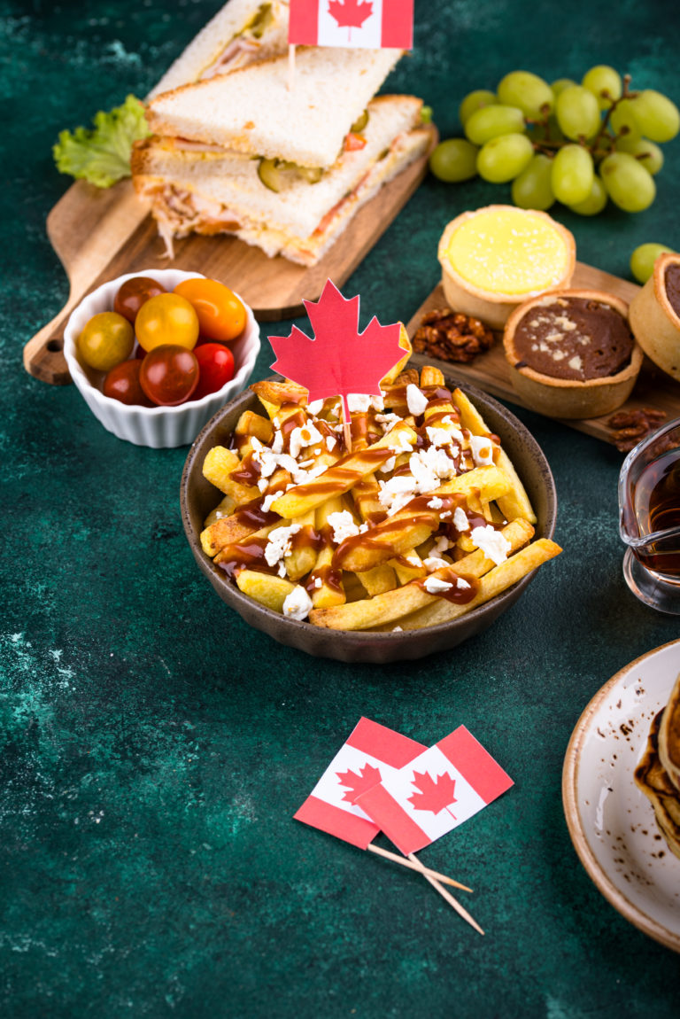 Poutine: das raízes do Quebec à mesa de todo o Canadá
