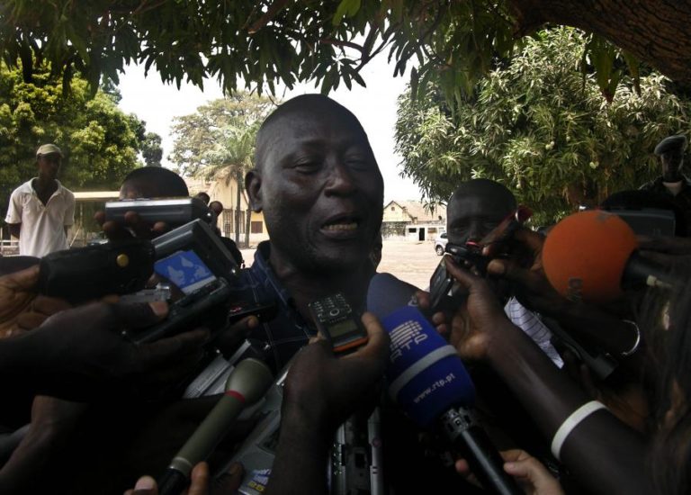 Ex-chefe da Armada guineense ilibado de participação em tentativa de golpe de Estado – advogado