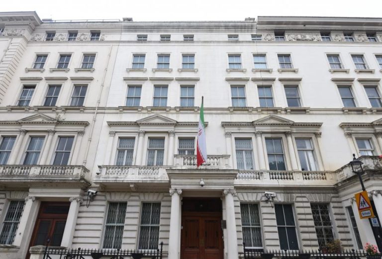 Londres convoca embaixador iraniano após apelo ao “sacrifício” dirigido à diáspora