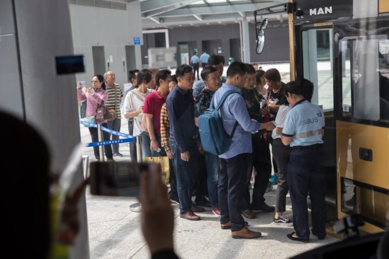 Deputados pedem que Macau subsidie transportes face à subida do petróleo