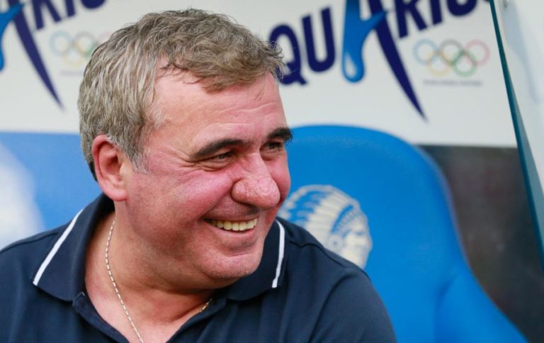 Gheorghe Hagi sucede a Lucescu no comando da seleção da Roménia de futebol