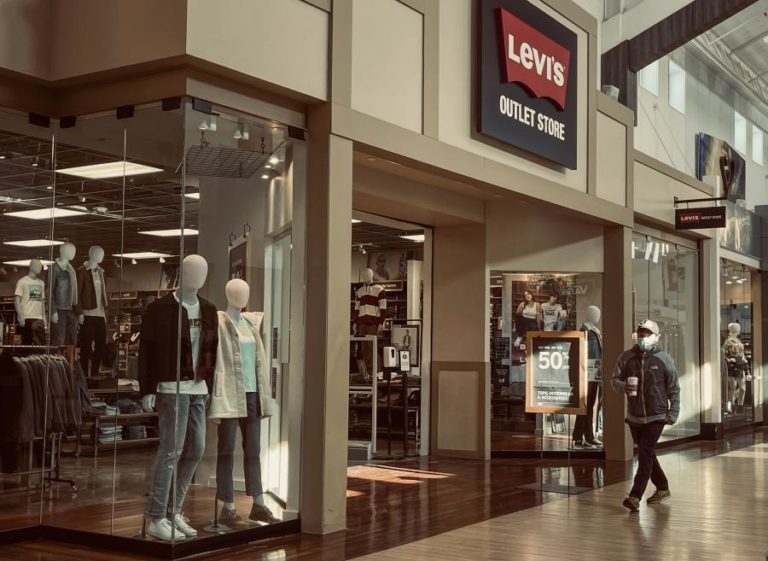 Lucro da Levi Strauss sobe 30,2% no 1.º trimestre fiscal para 152 ME