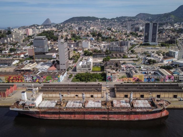 Autoridades brasileiras desarticulam esquema de corrupção no porto do Rio de Janeiro