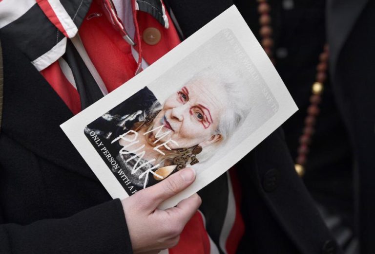 Quatro décadas de joias de Vivienne Westwood expostas em Macau