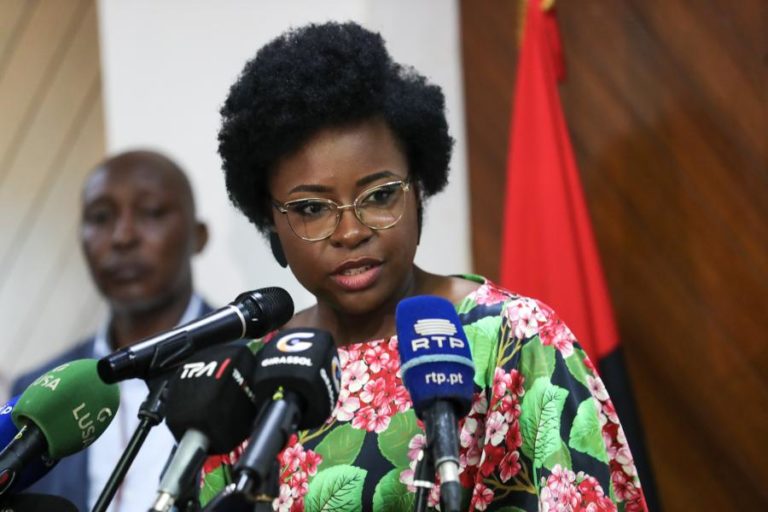 Angola atribui a “relação laboral” discrepância na execução orçamental entre setores