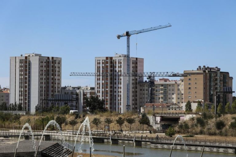 Crise na habitação afeta crescimento económico ao afastar jovens do centro
