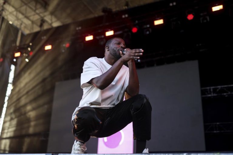Festival Mochila leva em maio a Faro Sam the Kid e Dino d’Santiago