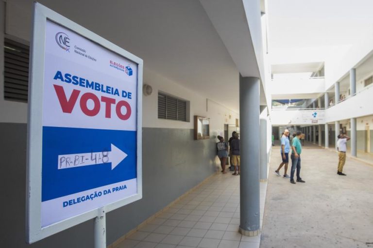 Campanha arranca com comícios dos dois principais partidos na cidade da Praia