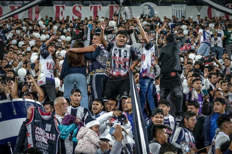 Pelo menos um morto e 47 feridos em concentração de adeptos de futebol no Peru