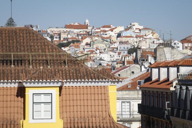 Taxa Euribor desce a seis e a 12 meses e sobe a três meses