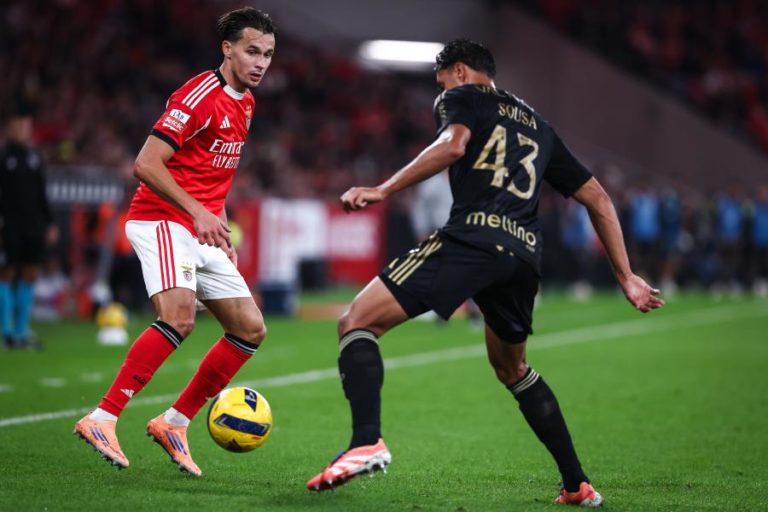 Benfica tenta ficar a cinco pontos da liderança na visita ao Casa Pia