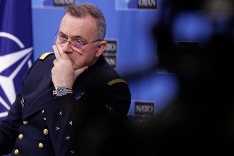 Responsável para a transformação da NATO defendeu investimento em tecnologia