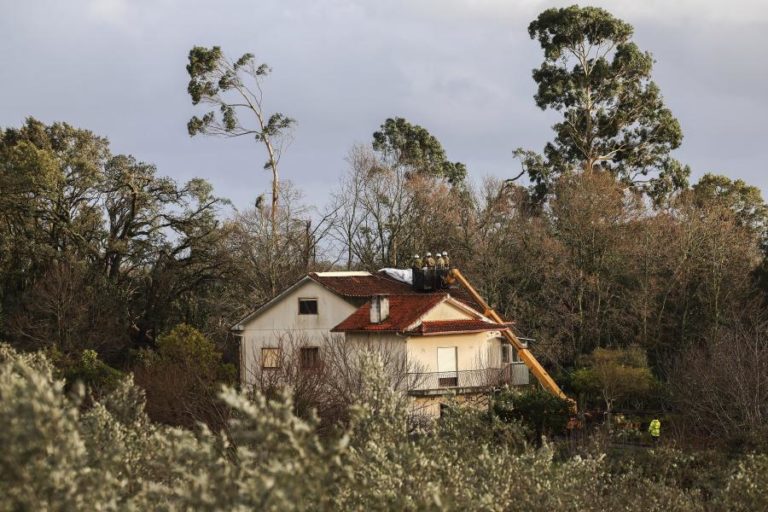 Mau tempo: Candidaturas aos apoios para habitação terminam hoje