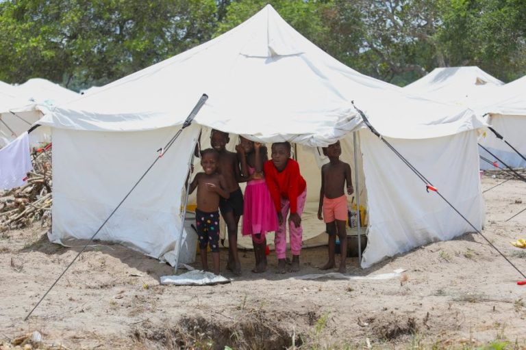 EUA oferecem 100 toneladas de produtos às vítimas das cheias em Moçambique