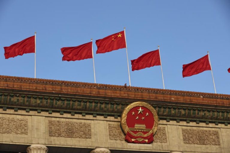 Pequim ameaça UE com retaliação por incluir empresas chinesas em sanções à Rússia