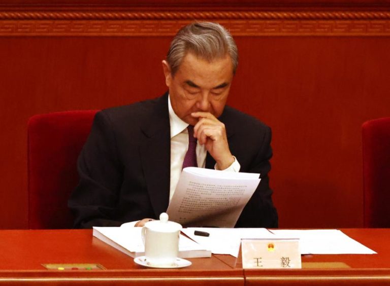 China alerta Riade para “consequências graves” caso guerra se intensifique