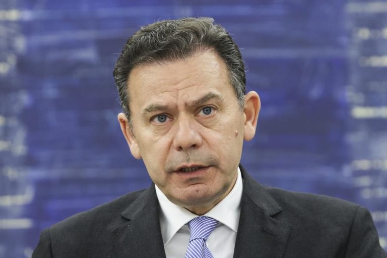 Luís Montenegro avisa que “ambição sem estabilidade seria imprudência infantil”