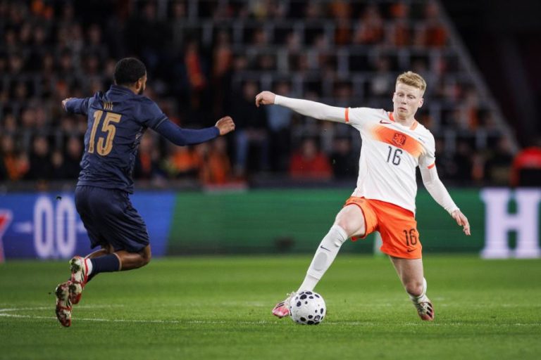 Mundial2026: Jerdy Schouten desfalca Países Baixos com rotura ligamentar num joelho