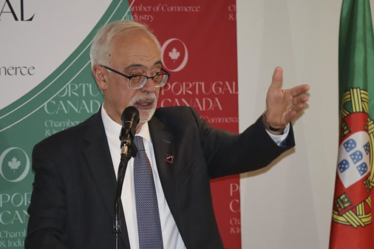 Carlos Leitão aponta setores da defesa e automóvel para reforço económico entre Portugal e Canadá