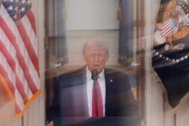 Tarifas: Trump aplica taxas a medicamentos importados e metais