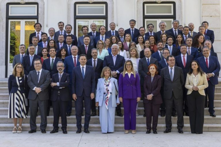 Primeiro-ministro anuncia linha de apoio de 600 ME para empresas