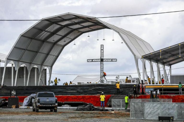 Partidos políticos angolanos esperam mensagem de paz e esperança por parte do Papa