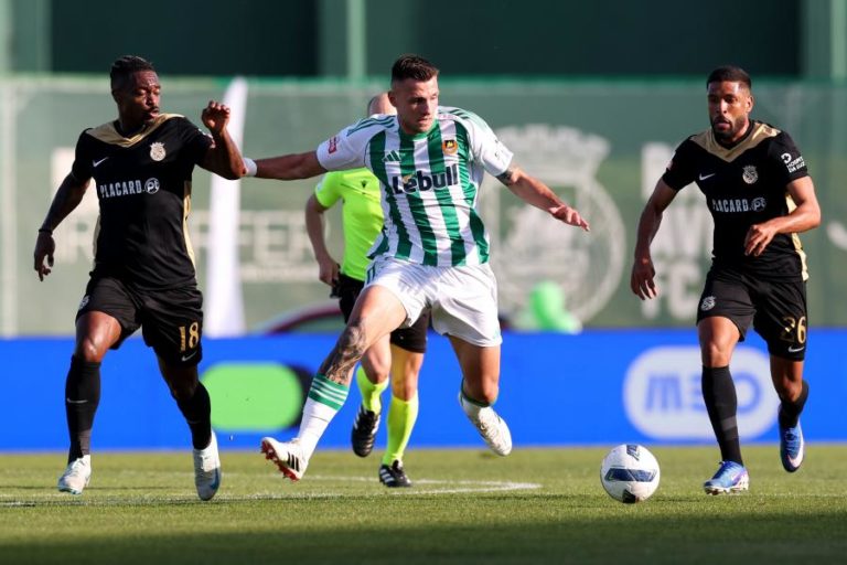Alverca volta a vencer nove jogos depois e põe termo a ciclo vitorioso do Rio Ave na I Liga