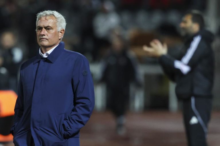 Benfica “precisa de ganhar” a Nacional que quer “jogar para o ponto” — Mourinho