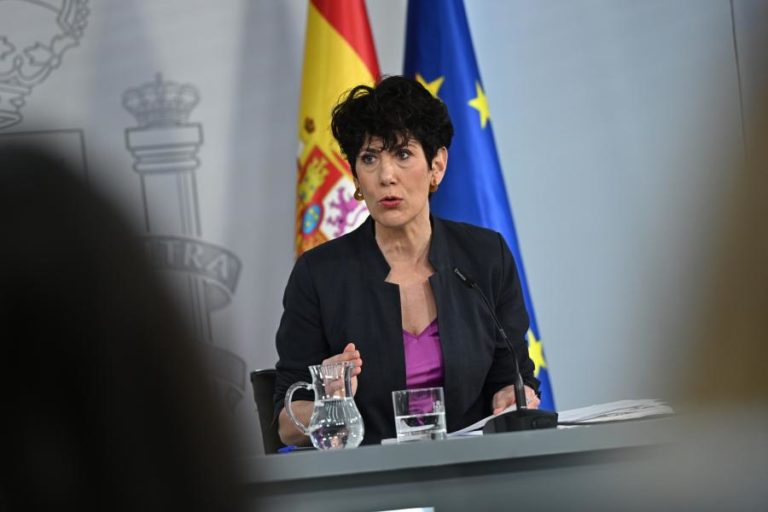 Governo espanhol aprova inclusão do direito ao aborto na Constituição