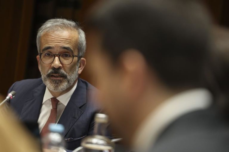 MNE critica visita do líder do PS à Venezuela