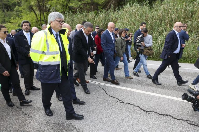 PR exige que prazos de pagamento de apoios sejam comprimidos perante atrasos