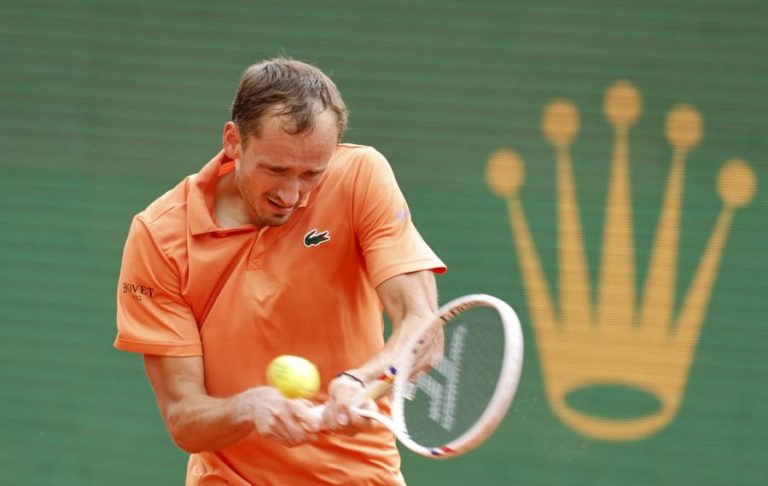 Medvedev humilhado por Berrettini no Masters 1.000 de Monte Carlo
