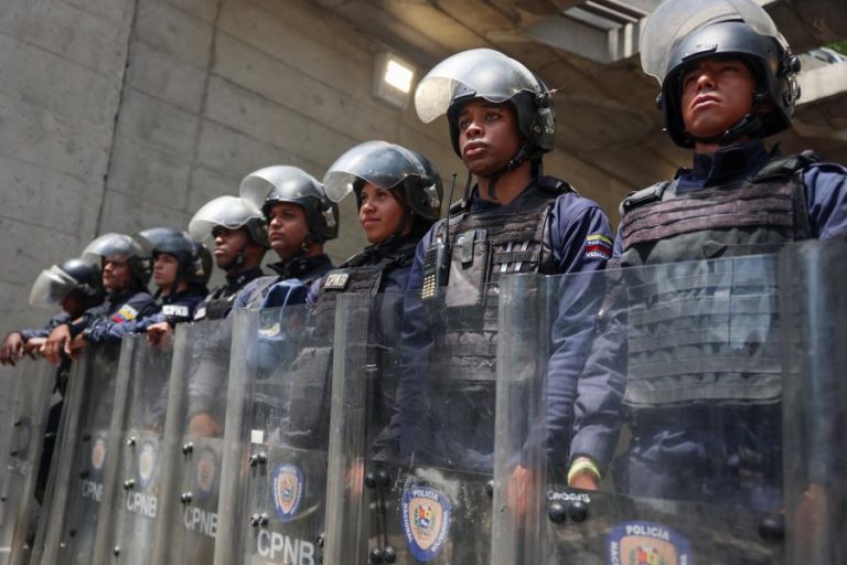 Mais de 12 mil polícias corruptos destituídos na Venezuela
