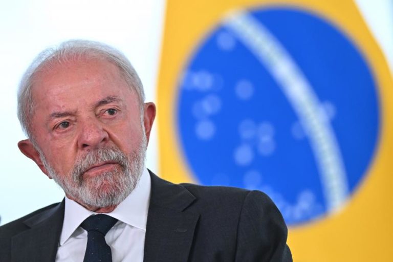 Lula defende papa e critica Trump por usar autorretrato de Jesus  