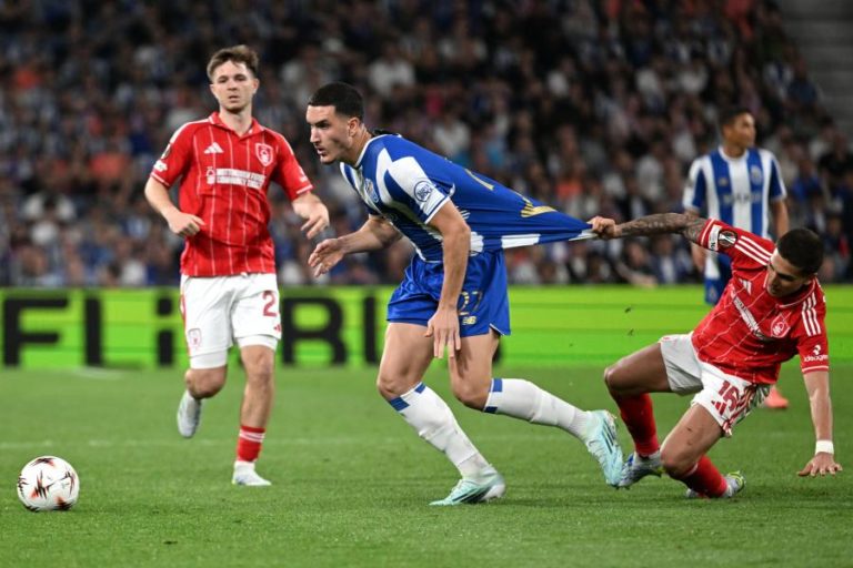 FC Porto empata com Nottingham Forest para a Liga Europa
