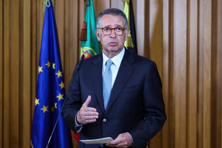 Seguro chega hoje a Madrid para primeira visita ao estrangeiro