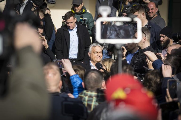 Empresários próximos de Orbán enviam fortunas para o estrangeiros – imprensa húngara