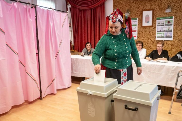 Participação nas eleições hungaras atinge 66% pelas 15:00