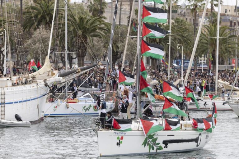 Nova flotilha para Gaza sai de Barcelona após atraso por mau tempo