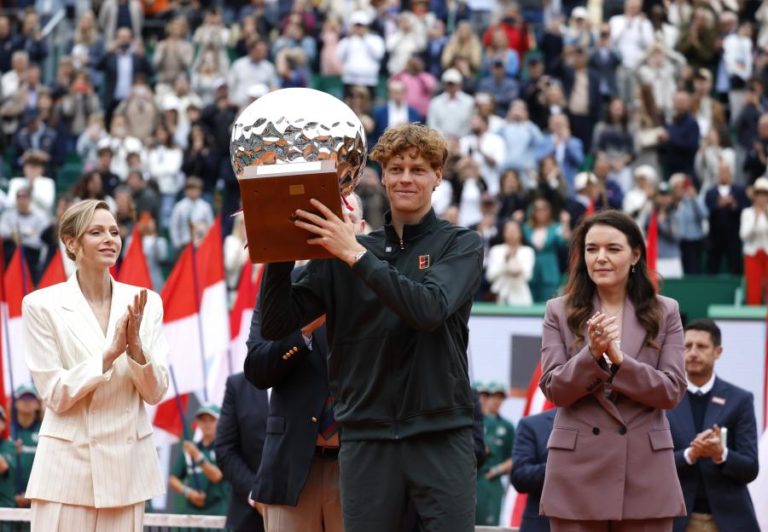 Sinner bate Alcaraz, conquista Masters 1.000 de Monte Carlo e liderança do ranking