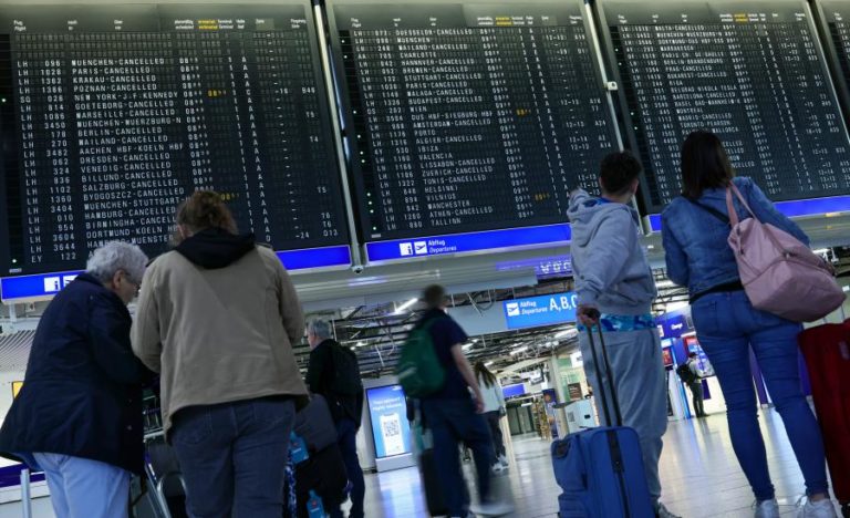 Greve na Lufthansa cancela centenas de voos na Alemanha e afeta 9 ligações em Portugal