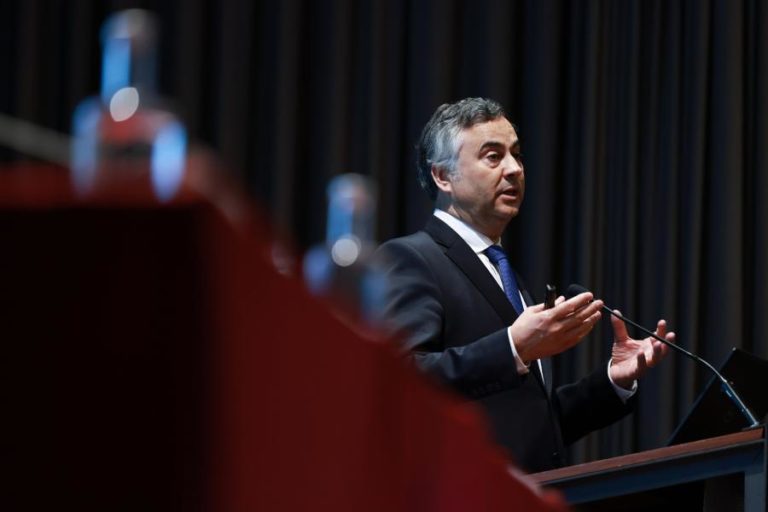 Ministro da Educação admite “pressão” sobre autarquias nas refeições