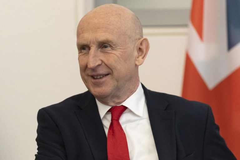 Reino Unido anuncia envio de mais de 120 mil drones a Kiev