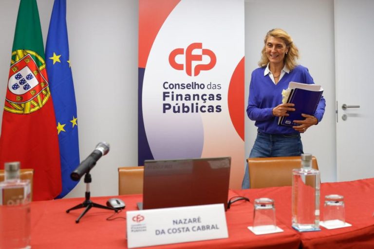 Previsão do CFP passa de défice a excedente de 0,1% em 2026