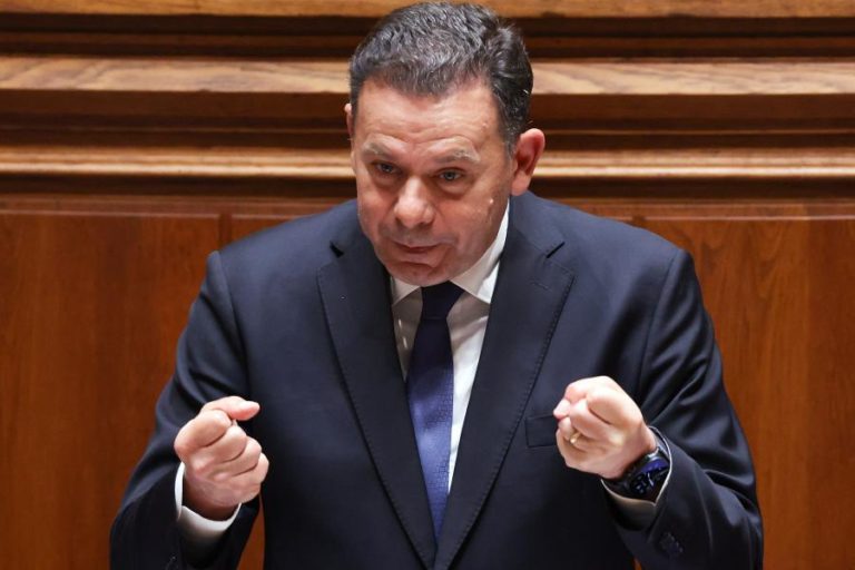 Parlamento decide sobre leis laborais com ou sem acordo na concertação – Montenegro