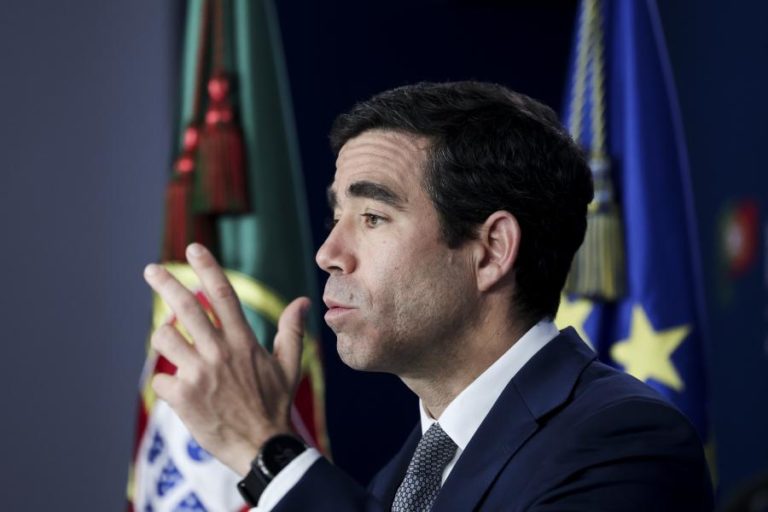 Governo aprova apoio aos combustíveis para transportadores e pronto-socorro